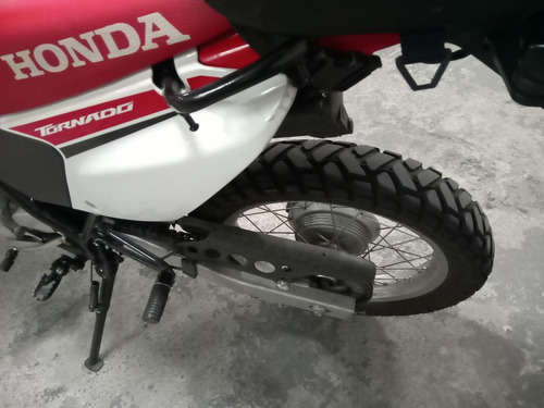Imagen 8 de 11 de Honda Tornado Xr 250 2020