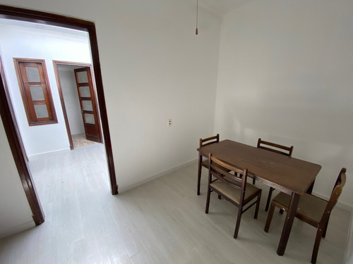 Apartamento Con Renta 25.500 Pocitos, 2 Dormitorios Y Escritorio, Azotea Parrillero, Baldomir