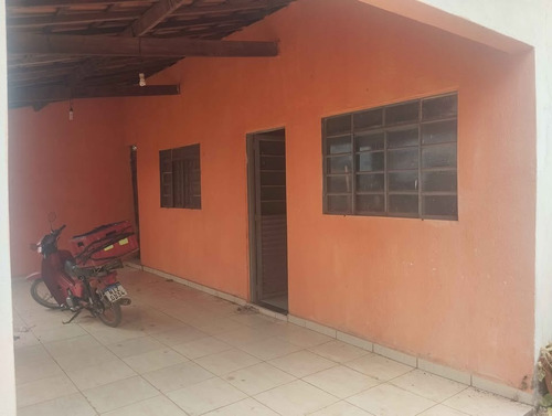 Casa Bem Localizada E Escriturada