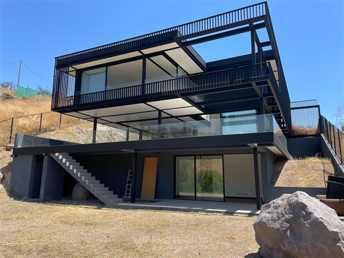 Casa En Venta De 4 Dorm. En Colina