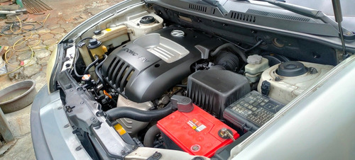 Imagen 3 de 4 de Hyundai Santa Fe Jeep
