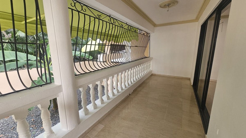 Hermosa Casa En Alquiler Ubicada En Los Cacicazgos