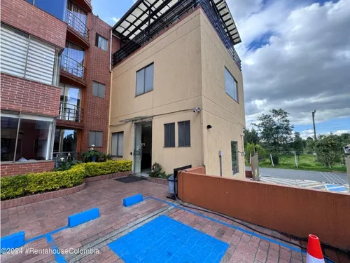 Apartamento En Modelia Occidental Rah Co: 25-143