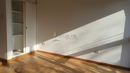 Imagen 2 de 7 de Monoambiente En Venta - La Plata