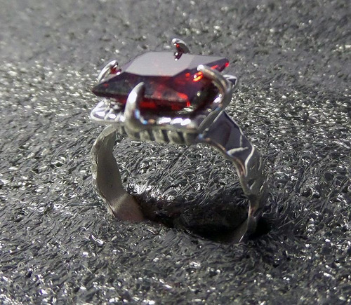 Anel Masculino Medieval Em Prata Com Pedra Zircônia Granada