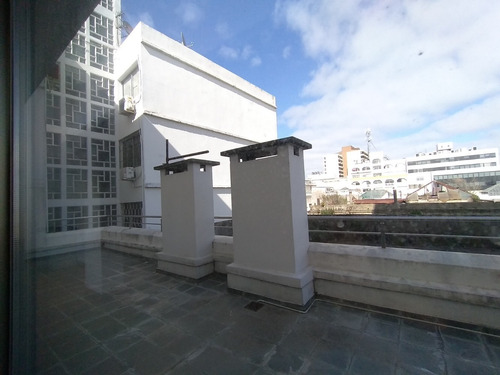 Oficina En Ciudad Vieja