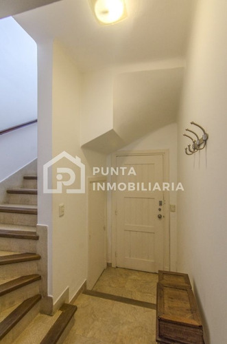 Imagen 11 de 30 de Casa De 4 Dormitorios + Piscina En La Peninsula, Punta Del Este - Punta Del Este Mansa