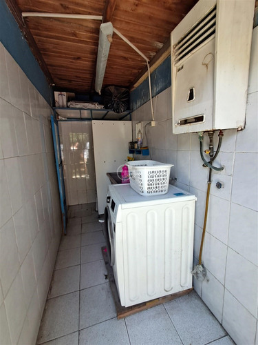 Casa En Venta 4 Dorm. 3 B En Macul (a 1 Cuadra De Vic. Mac)