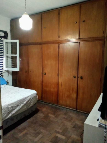 Casa De 5 Ambientes, Con Depto. Interno