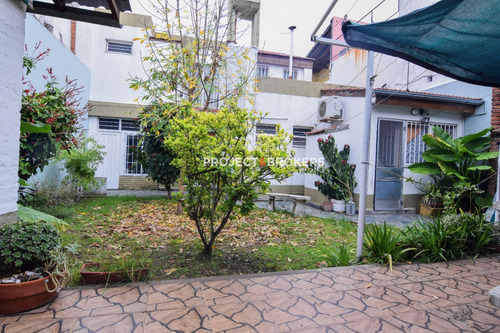 Preciosa Casa En Castelar