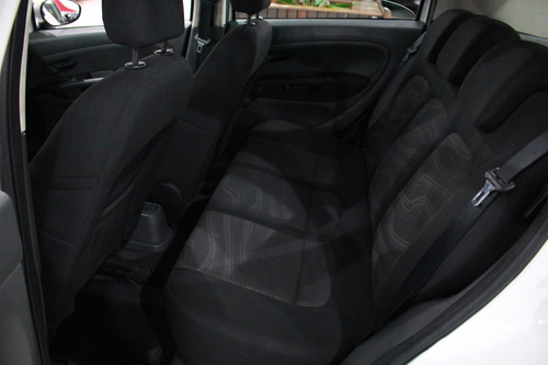 Imagem 9 de 14 de Fiat Punto 1.4 Attractive 8v Flex 4p Manual