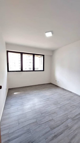 Listo Para Mudarte, Apartamento Recien Remodelado Cerca Del C.c. La Colina Y Farmatodo De La Minas, San Antonio De Los Altos