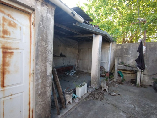 Casa 3 Ambientes 1 Dormitorio En Los Hornos, La Plata