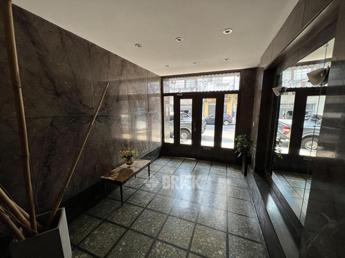 Piso C/dep En Camargo Al 800 - 91 M2 Frente Todo A Nuevo Balcon V/abierta T/sol