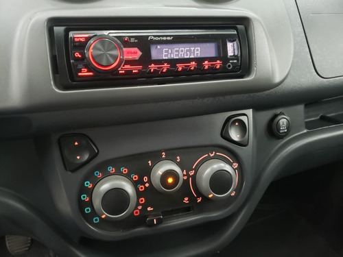 Imagem 14 de 15 de Fiat Fiorino 1.4 Mpi Furgão Hard Working 8v Flex 2017 2018