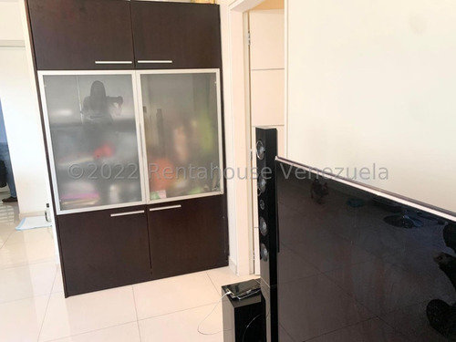 Imagen 3 de 16 de Apartamento Remodelado En Alquiler. Urb. Colinas De Bello Monte