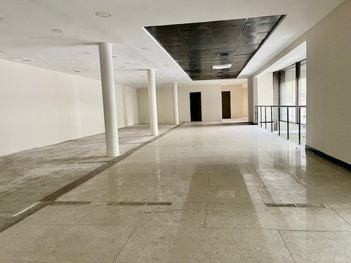 Local Comercial Sector Metro Los Leones