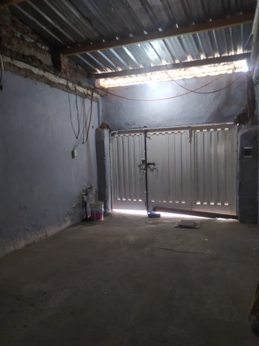 Local + Departamento Sobre Lote De 10 X 34m. Merlo (cod. E 810)