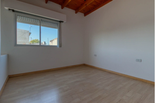 Imagen 13 de 23 de Casas En Venta En La Plata. Duplex Con Verde