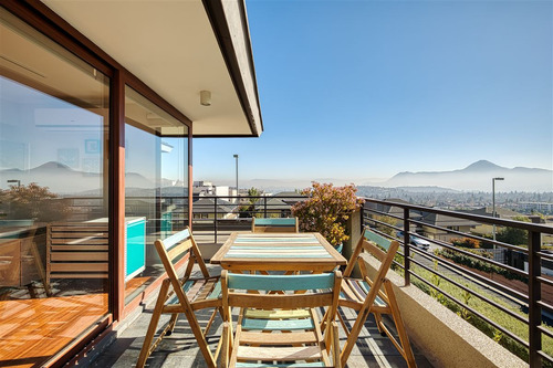 Casa En Venta De 3 Dorm. En Las Condes