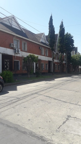 Triplex En Venta En Piñeyro
