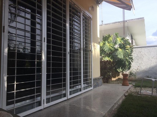 Imagen 10 de 11 de Casa-quinta En Venta Prados Del Este Mls #20-19963