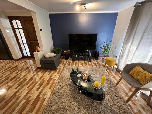 Imagen 2 de 25 de Casa Remodelada En Ciudad Satélite Con Gran Patio