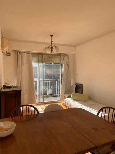 Departamento De Dos Dormitorios En Venta En Recoleta
