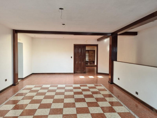 Imagen 3 de 3 de Casa Grande En Venta San Cristóbal