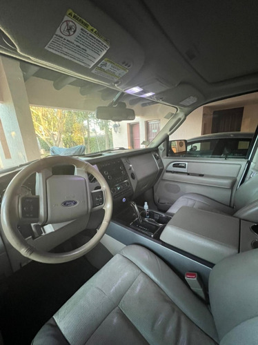Imagen 2 de 10 de Ford Limite 4x2