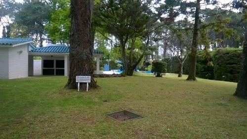 Casa En Alquiler Por Temporada De 4 Dormitorios En Lugano