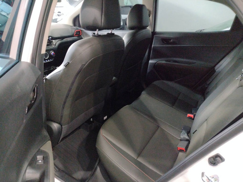Imagem 12 de 15 de Hyundai Hb20x 1.6 16v Flex Diamond Automático