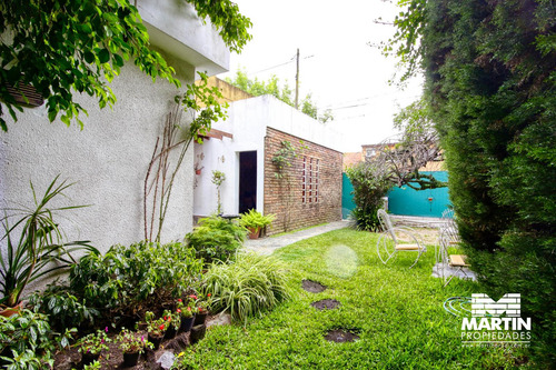 Casa En Venta 4 Amb Con Jardín En Mart.-santa Fe/fleming