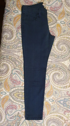 Jean Forever21 . Elastizado. T: 28. Azul Oscuro.