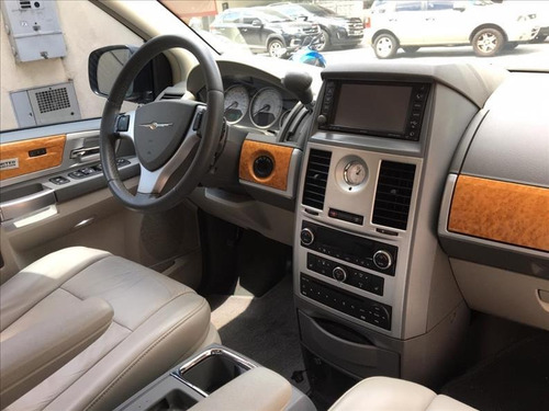Imagem 10 de 14 de Chrysler Town & Country 3.8 Limited V6 12v