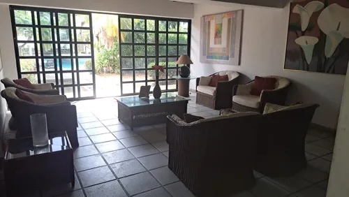 Casa Urb. Costa Azul Qc