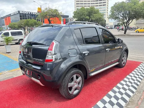 Renault Sandero Stepway Dynamique 1.6 Mt
