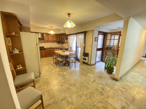 Venta Casa 4 Ambientes Bernal