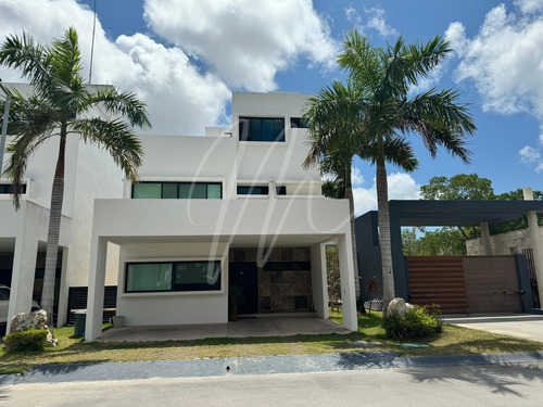 Casa En Venta En Residencial Lantana, Cancún