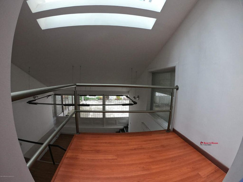 Comercial En Chico(bogota) Rah Co: 21-834