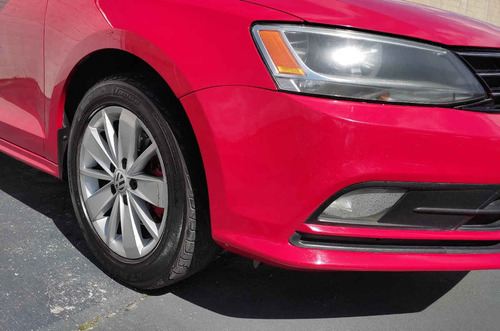 Imagen 10 de 15 de Volkswagen Jetta 2016 4p Trendline L5/2.5 Aut