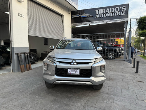 Mitsubishi L200 2.4 Cabina Doble 4x2 Mt