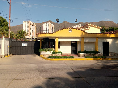 Amoblado Y Equipado Townhouse En Conj Res Las Taparitas, Sec. El Rincón