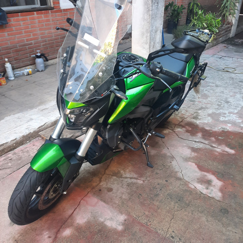 Con Muchos Accesorios