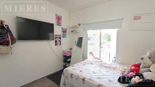 Casa En Venta Barrio Semi Cerrado En Loma Verde.