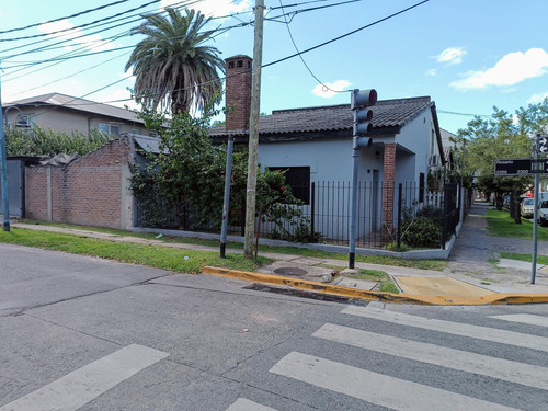 Casa En Ph Totalmente Independiente En Esquina Todo En Una