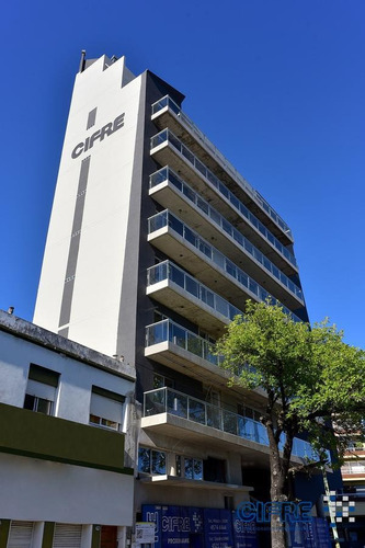 Local Comercial En Villa Devoto De 296,62 M2 En Esquina Doble Vidriera Unico!