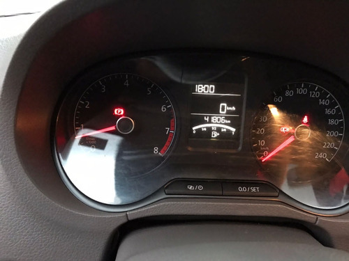 Imagen 8 de 13 de Volkswagen Polo 1.6 16v 2019