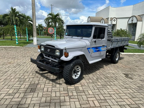 Toyota Bandeirantes Pick-Up 3.7 Cab. Simples Longa 2p