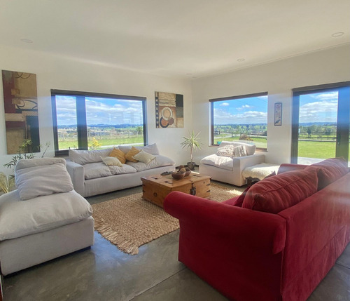 Hermosa Casa Con Una Gran Vista Y Excelente Ubicación